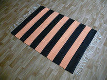 Lataa kuva Galleria-katseluun, Tasaraitamatto 108x75cm