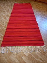 Load image into Gallery viewer, Joulumatto punasävyinen 205x74cm