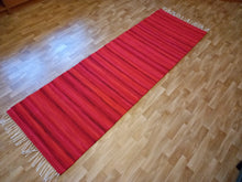 Load image into Gallery viewer, Joulumatto punasävyinen 225x74cm