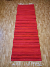 Load image into Gallery viewer, Joulumatto punasävyinen 225x74cm