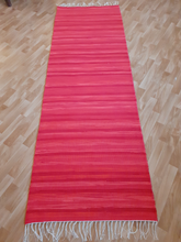 Lataa kuva Galleria-katseluun, Joulumatto punainen 230x76cm