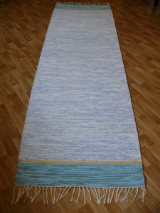 Valkosininen matto 245x75cm