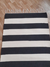 Lataa kuva Galleria-katseluun, Tasaraitamatto 130x77cm