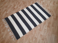 Lataa kuva Galleria-katseluun, Tasaraitamatto 130x77cm