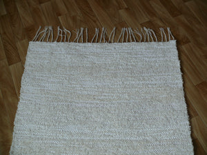 Valkoinen matto 105x73cm