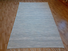 Load image into Gallery viewer, Iso valko/harmaa matto 200x132cm