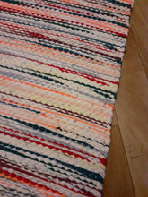 Lataa kuva Galleria-katseluun, Vaalea iso räsymatto 205x137cm