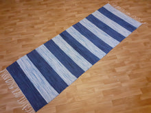 Lataa kuva Galleria-katseluun, Tasaraitamatto sinisävy 205x74cm