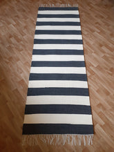 Lataa kuva Galleria-katseluun, Tasaraitamatto 215x74cm