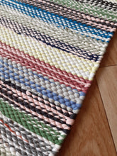 Lataa kuva Galleria-katseluun, Vaalea räsymatto 300x75cm