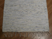 Load image into Gallery viewer, PITKÄ Käytävämatto 555x77cm