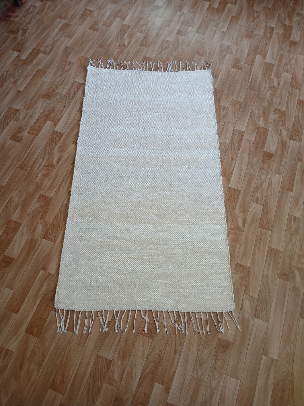 Valkoinen matto 142x76cm