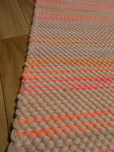 Load image into Gallery viewer, Vaaleanpunasävyinen puuvillamatto 152x72cm