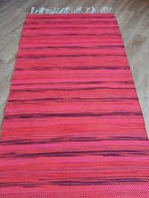 Lataa kuva Galleria-katseluun, Matto punasävyinen 200x74cm