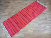 Lataa kuva Galleria-katseluun, Matto punasävyinen 200x74cm