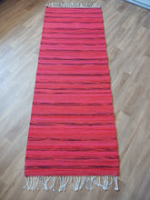 Lataa kuva Galleria-katseluun, Matto punasävyinen 200x74cm