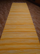 Load image into Gallery viewer, Hieno sävytetty keltainen matto 240x75cm