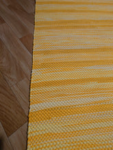 Load image into Gallery viewer, Hieno sävytetty keltainen matto 240x75cm