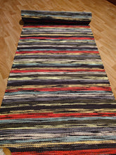 Load image into Gallery viewer, Räsymatto kirjava musta 253x73cm