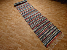 Load image into Gallery viewer, Räsymatto kirjava musta 253x73cm
