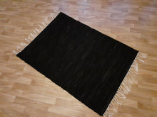 Lataa kuva Galleria-katseluun, Musta matto 105x76cm
