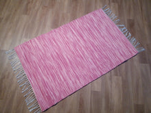 Lataa kuva Galleria-katseluun, Vaaleanpunainen matto 115x74cm