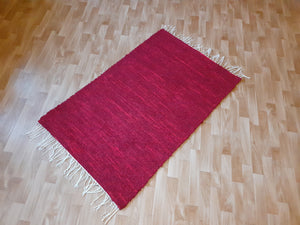 Punainen matto 125x76cm