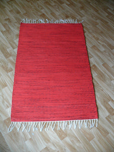 Sävytetty punainen matto 122x77cm