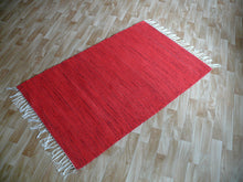 Lataa kuva Galleria-katseluun, Sävytetty punainen matto 122x77cm