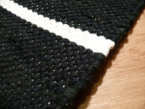 Musta-valkoinen matto 135x75cm