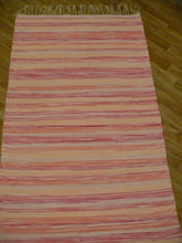 Load image into Gallery viewer, Vaaleanpunasävyinen räsymatto 200x75