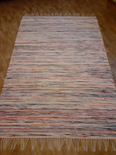 Load image into Gallery viewer, Vaalea iso räsymatto 205x137cm
