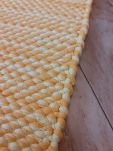 Hieno sävytetty keltainen matto 245x74cm
