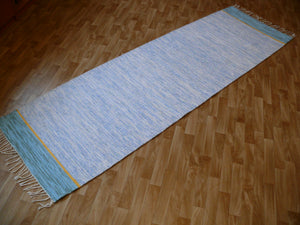 Valkosininen matto 245x75cm