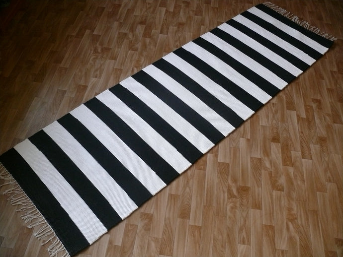 Tasaraitamatto mustavalko 250x76cm