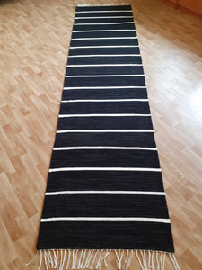 Mustavalkoinen matto 290x74cm