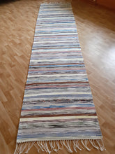 Load image into Gallery viewer, Vaalea räsymatto 300x75cm